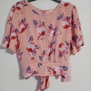 Fashion on earth Beautiful blouse. Floral